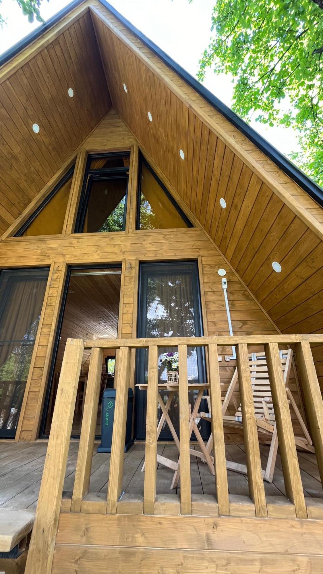 Garden House 梅斯蒂亚 外观 照片